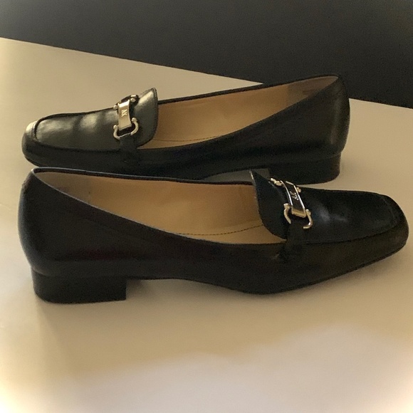 Anne Klein AK iflex GOLDENEYE Black Leather Loafers  Womens Size 7,5M - Picture 1 of 9